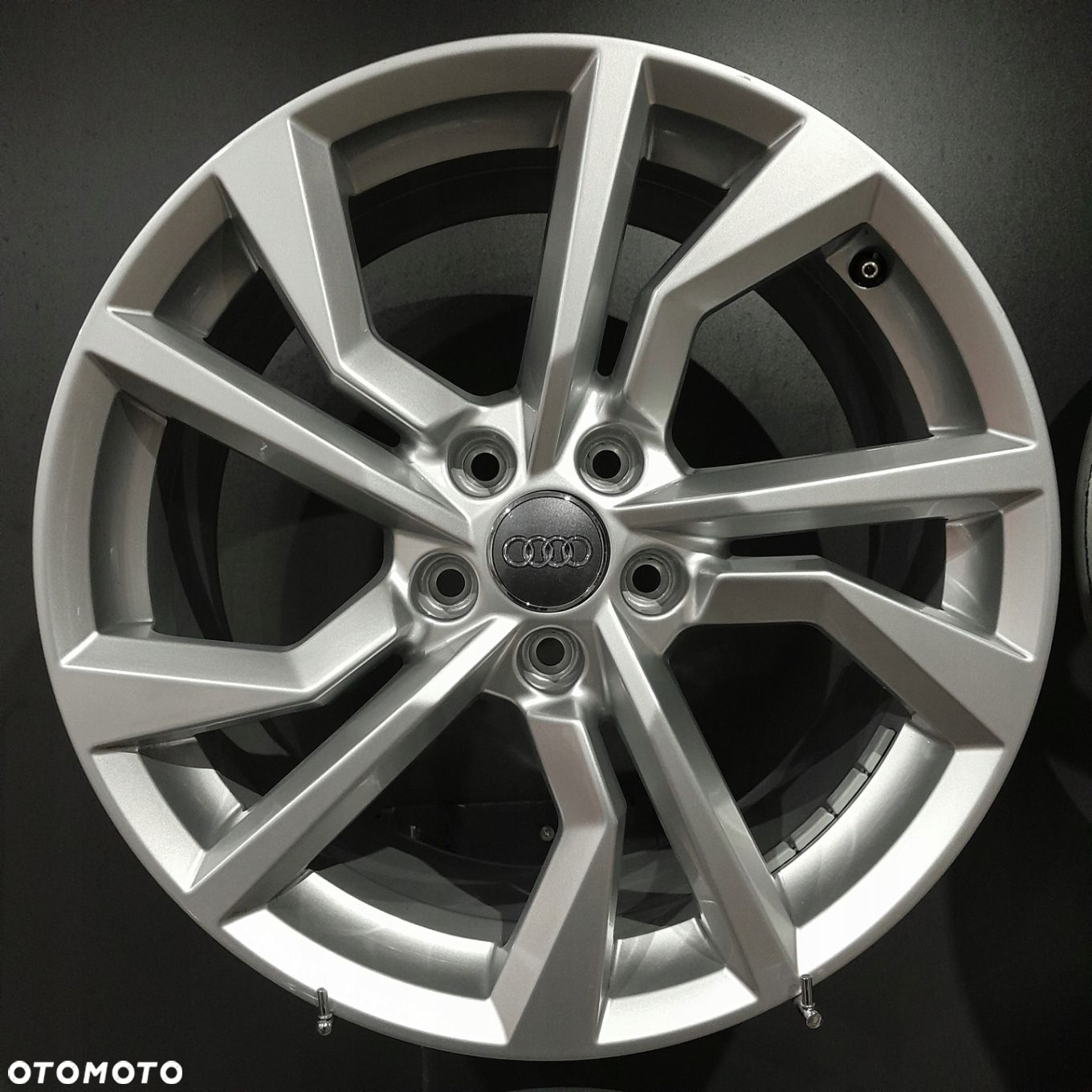 Felgi 18 5x112 Audi TT 8S0 S-Line OE F503064-40 - 3