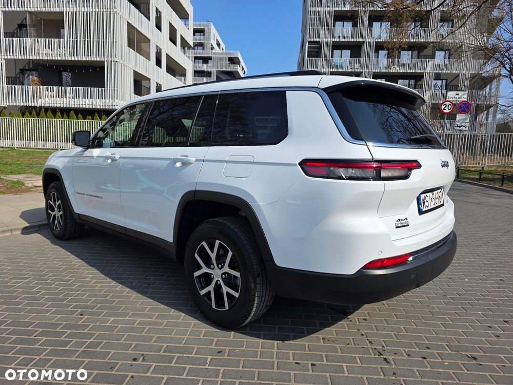 Jeep Grand Cherokee - 30