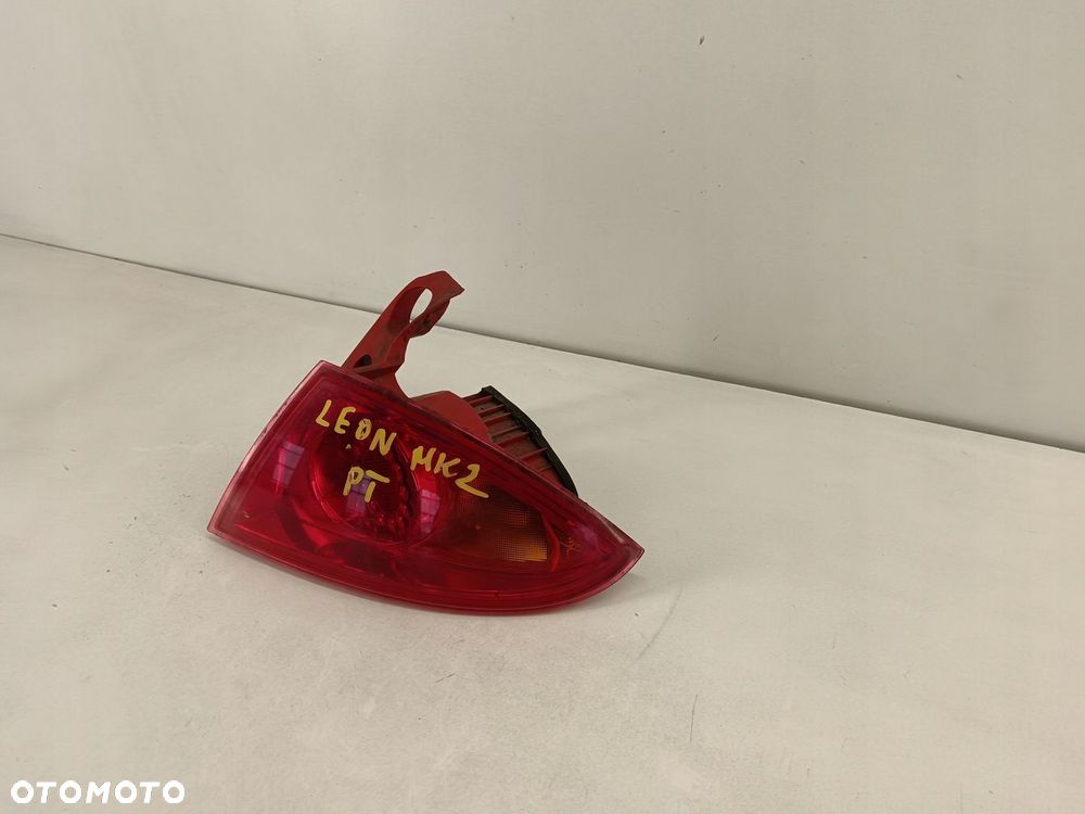 LAMPA PRAWA TYLNA SEAT LEON II 05-09 - 3