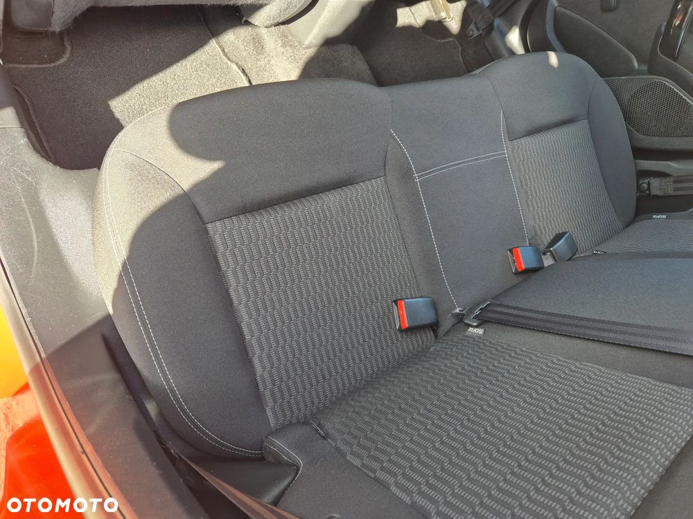 Peugeot 208 - 15