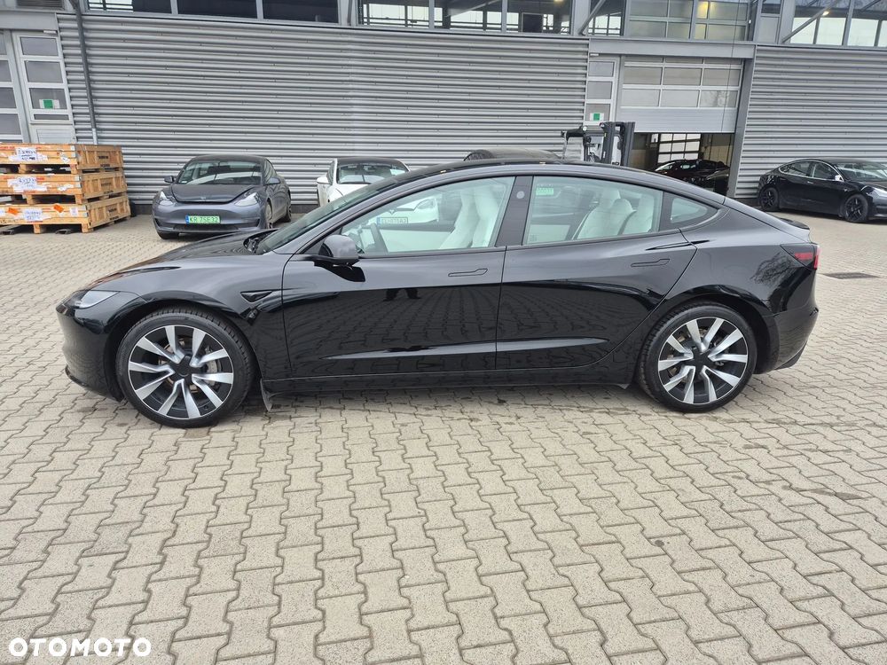 Tesla Model 3 Long Range AWD - 4