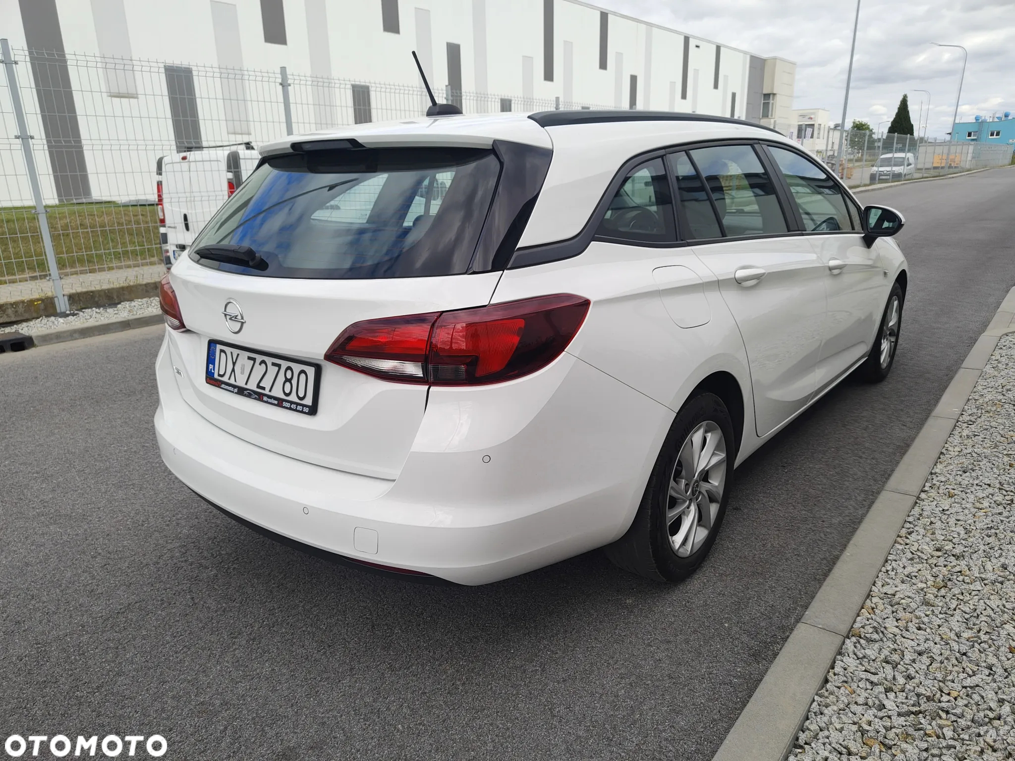 Opel Astra 1.4 Turbo Start/Stop Sports Tourer St Business Edition - 4
