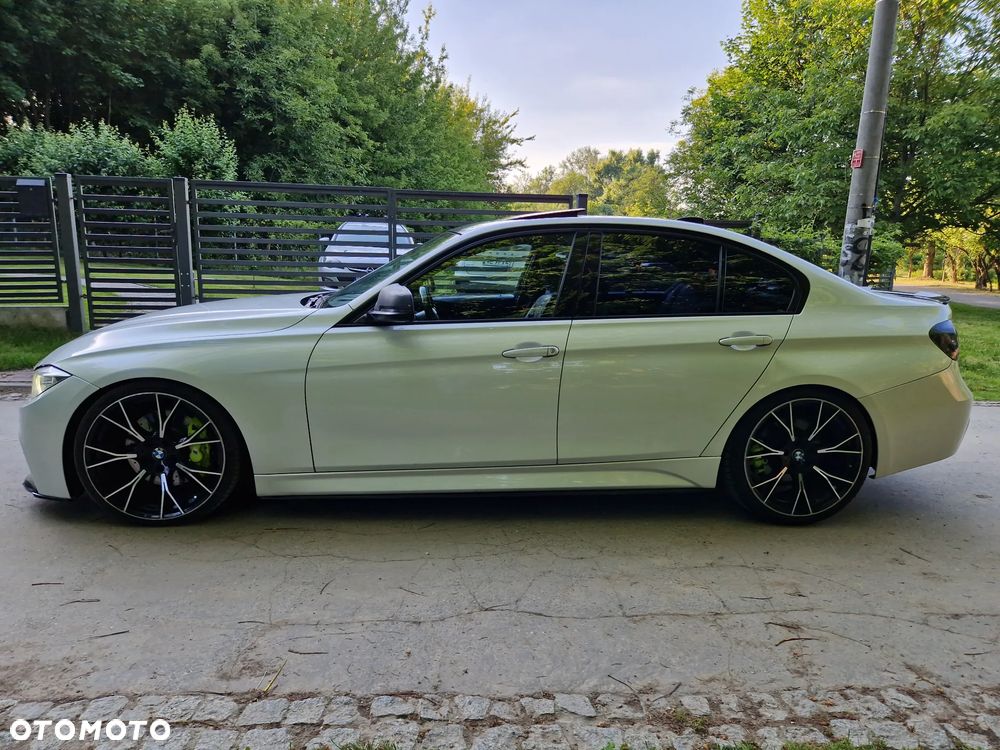 BMW Seria 3 335i Edition Sport - 14