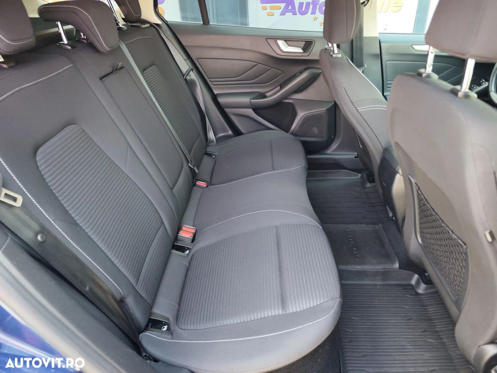 Ford Focus 2.0 EcoBlue Titanium - 11