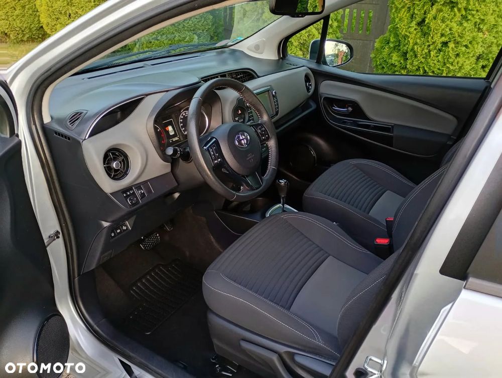 Toyota Yaris - 16