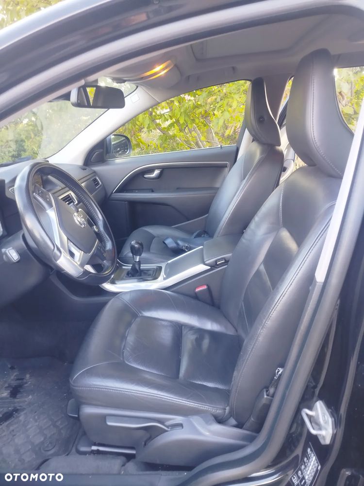 Volvo V70 D3 R-Design - 21