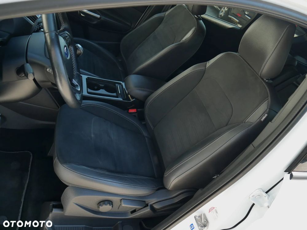 Ford Kuga 2.0 TDCi AWD ST-Line - 24