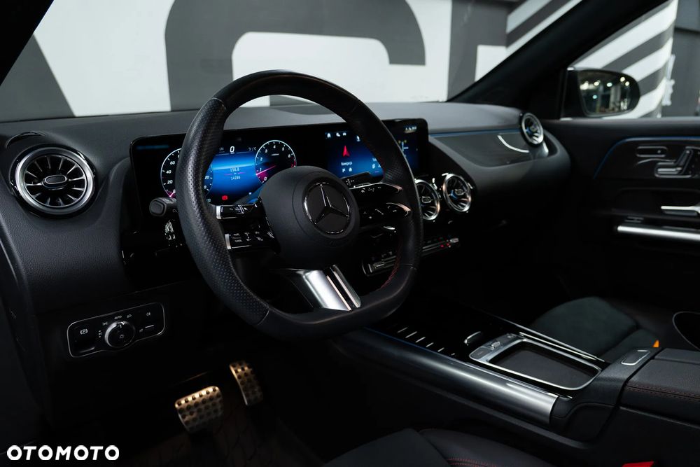 Mercedes-Benz CLA 220 AMG Line 7G-DCT - 24