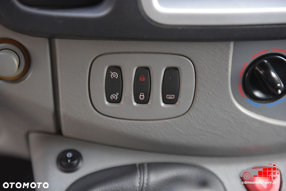 Renault Trafic - 19