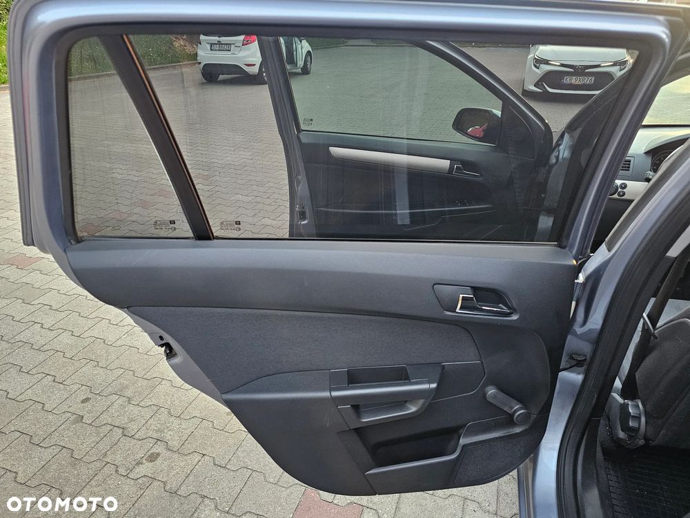 Opel Astra 1.6 Design Edition - 17