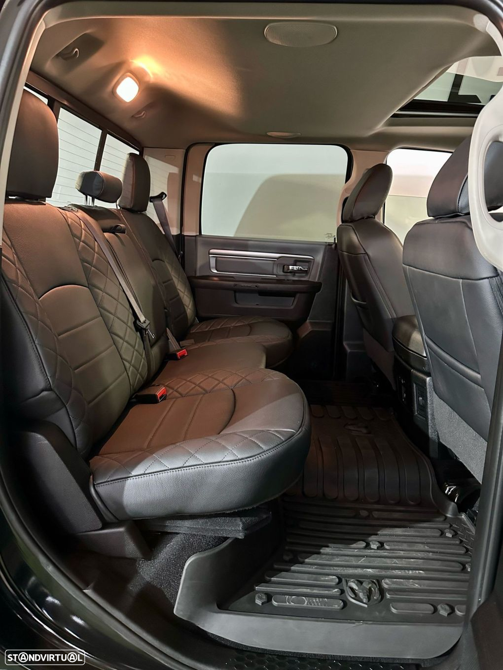 Dodge RAM 1500 5.7 V8 - 36