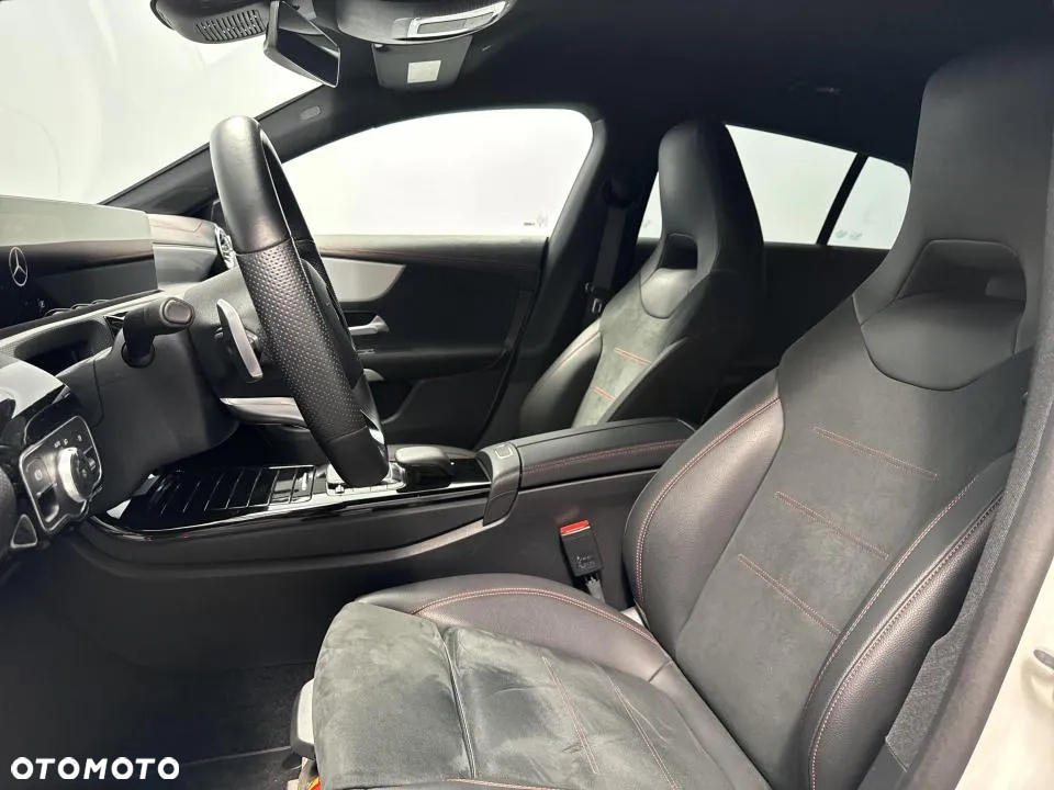 Mercedes-Benz CLA 200 d AMG Line 8G-DCT - 12