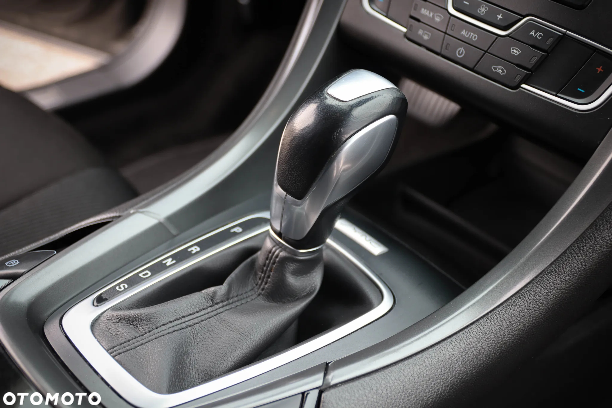 Ford Mondeo 2.0 TDCi ST-Line PowerShift - 18
