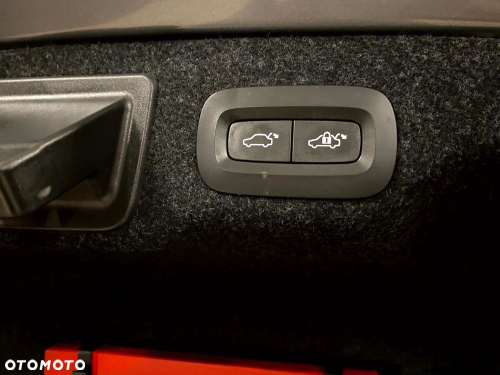 Volvo S90 D4 Geartronic Inscription - 16