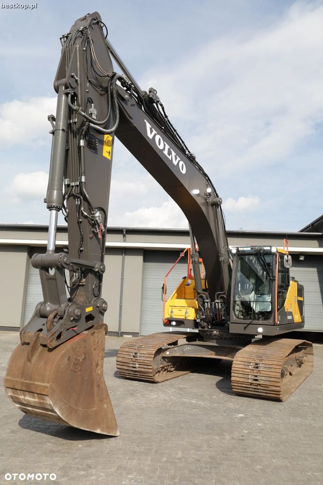 Volvo EC250EL - 16