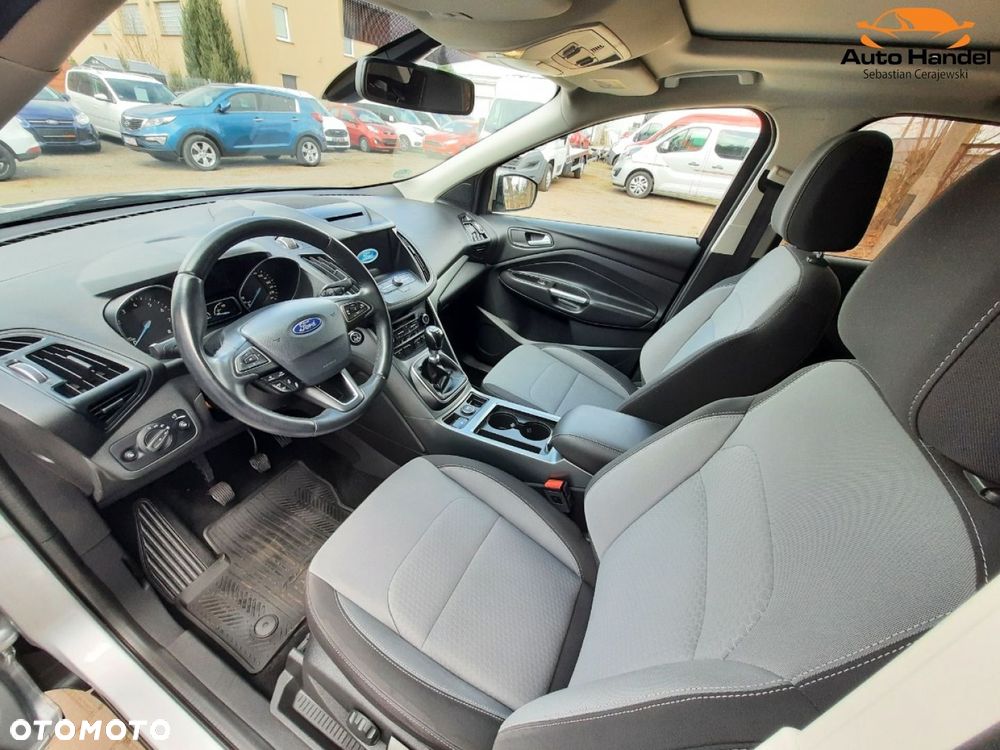 Ford Kuga 1.5 EcoBoost 2x4 Titanium - 39