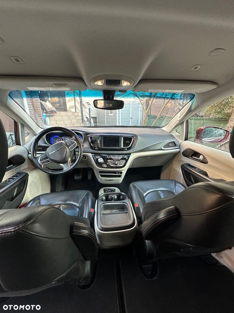 Chrysler Pacifica - 14