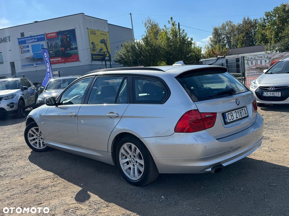BMW Seria 3 318d Sport Line - 4