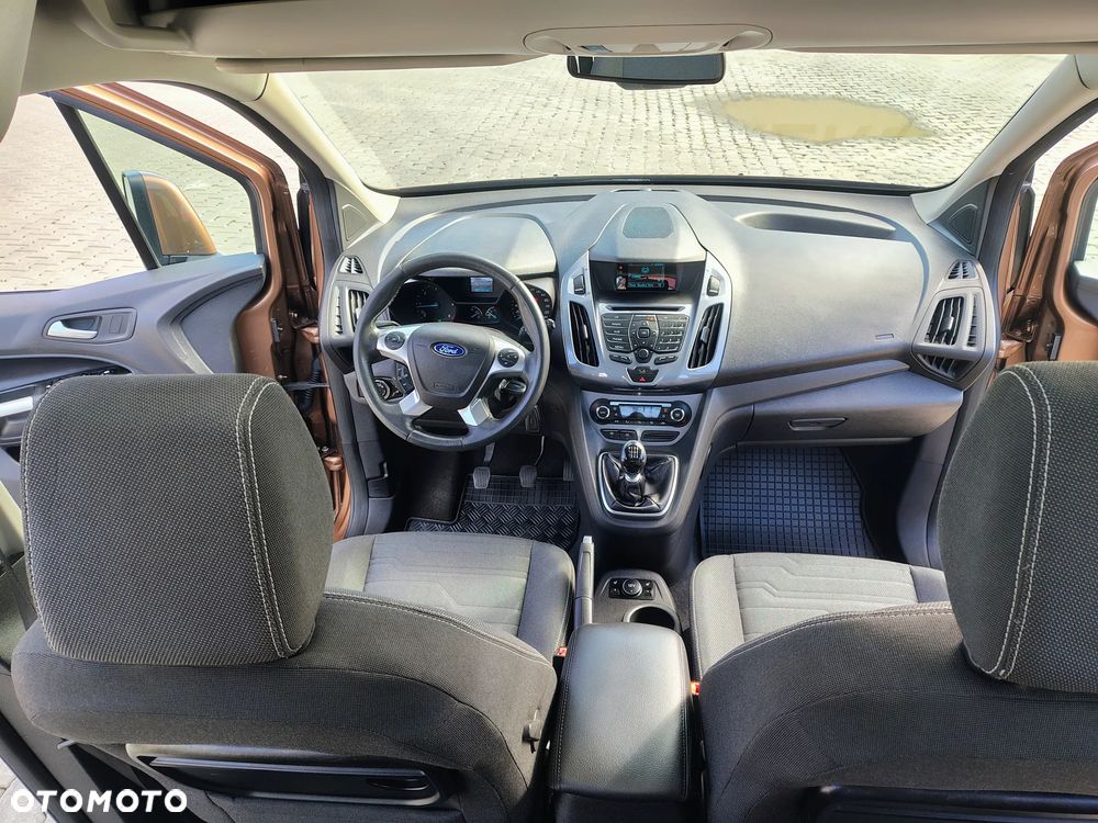 Ford Tourneo Connect Grand - 28