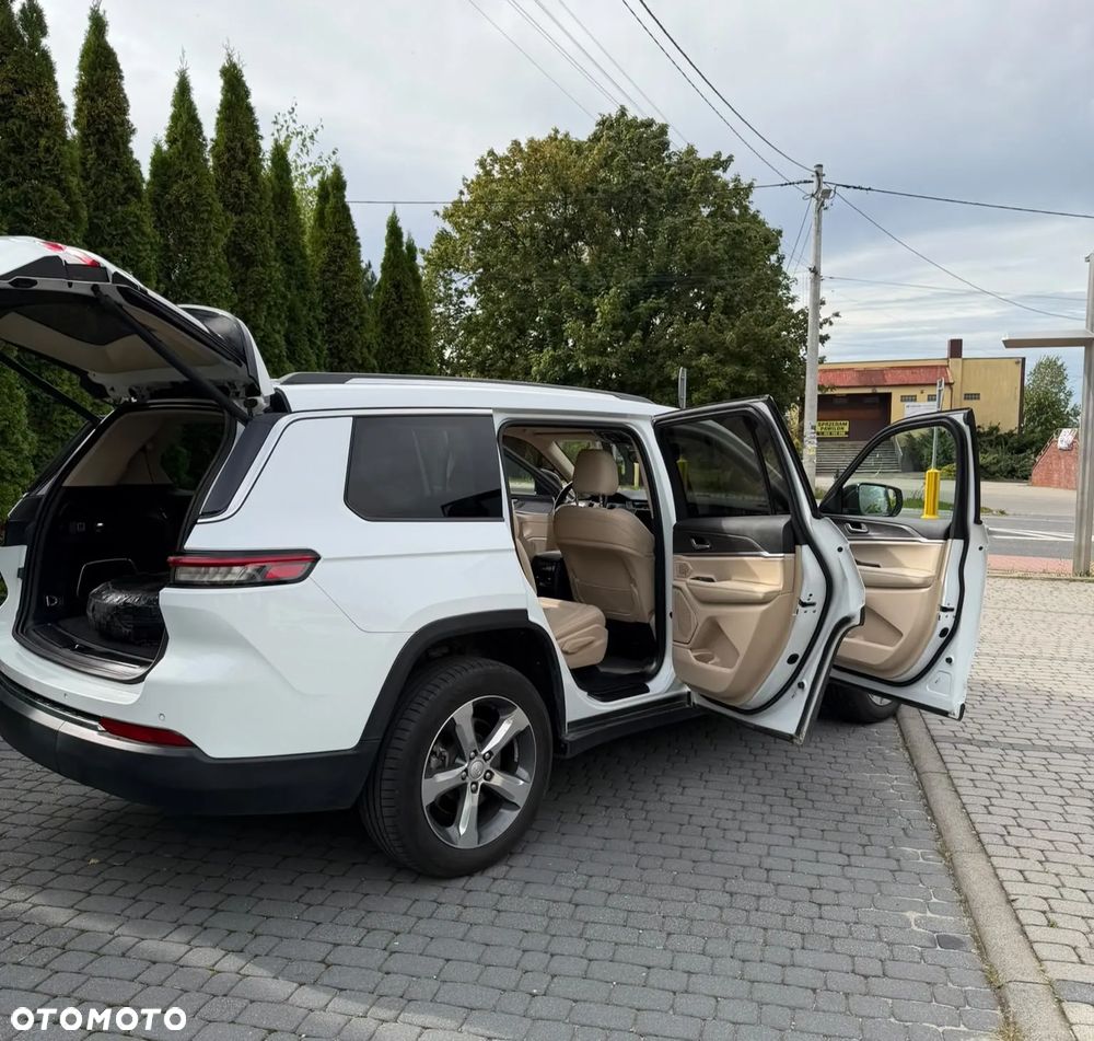 Jeep Grand Cherokee - 17