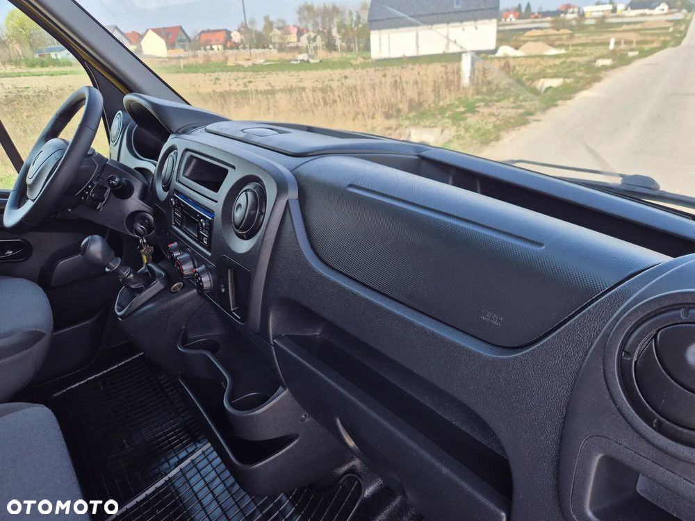 Renault MASTER 2.3 DCI KONTENER 8EP SALON PL I-WŁAŚCICIEL 2019R KLIMA AIRBAG KAMERA - 29