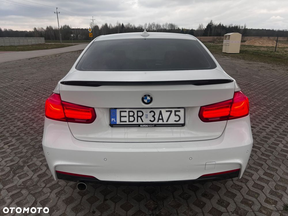 BMW Seria 3 318d M Sport - 4