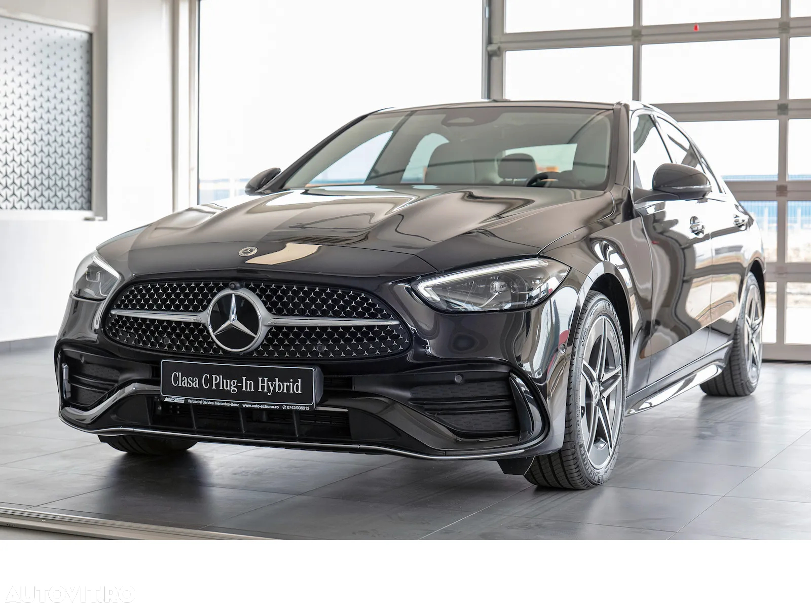 Mercedes-Benz C 300 e 4Matic 9G-TRONIC AMG Line - 2