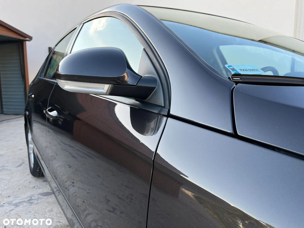 Volkswagen Passat 1.6 Trendline - 17