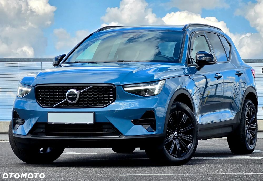 Volvo XC 40 B3 Ultra Dark - 1