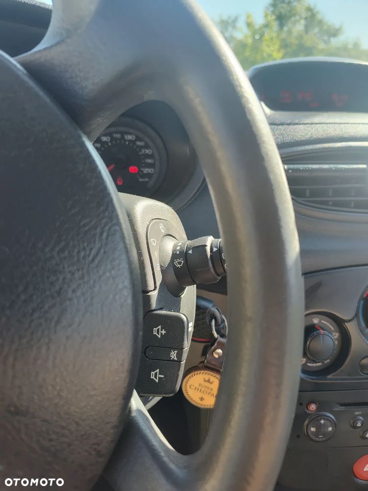 Renault Clio - 24