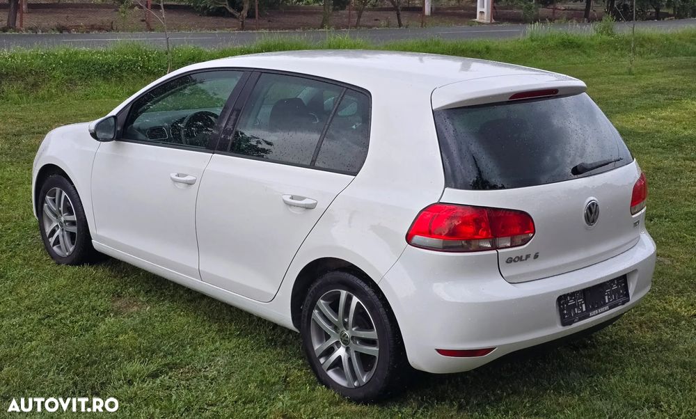Volkswagen Golf 1.6 TDI DPF BlueMotion - 5