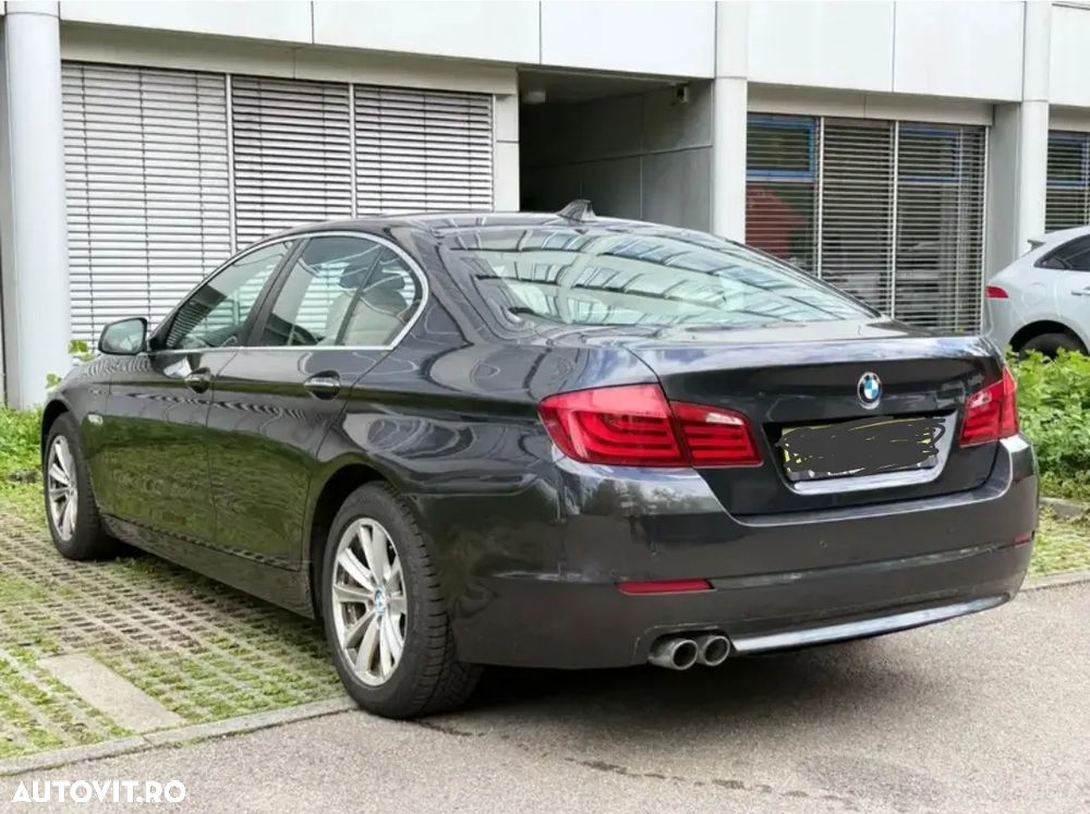 BMW Seria 5 520d Aut. Luxury Line - 2