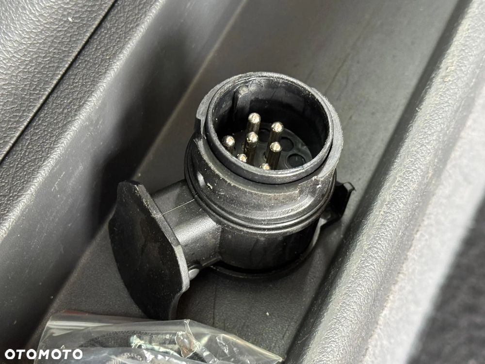 Volkswagen Touran 1.6 TDI DPF Comfortline DSG - 29