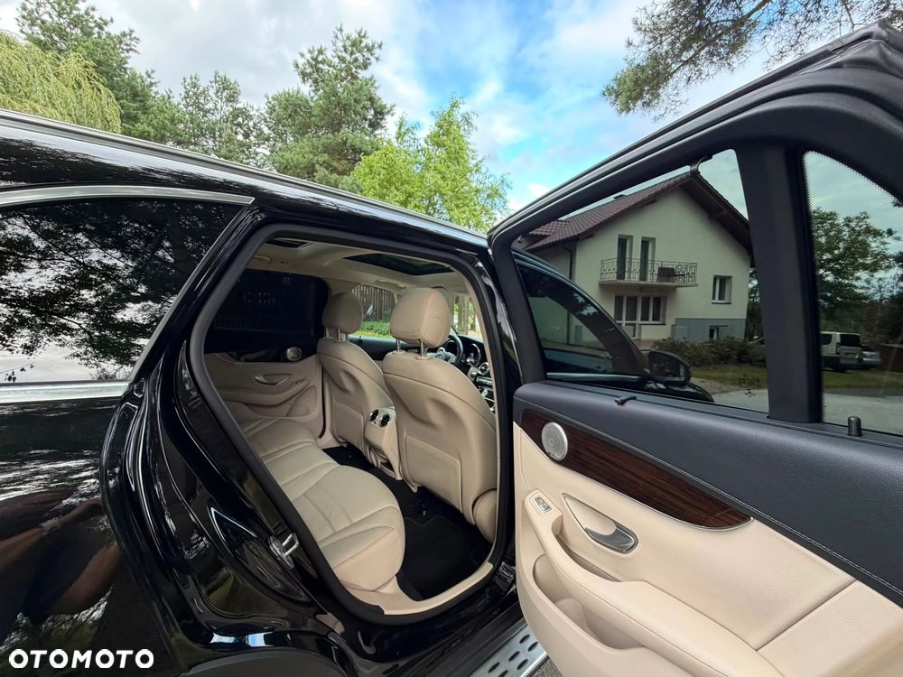 Mercedes-Benz GLC 250 4Matic 9G-TRONIC AMG Line - 27