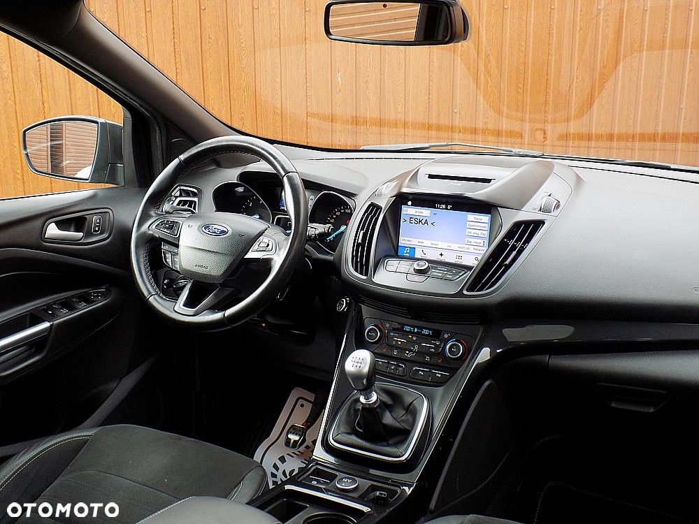 Ford Kuga 2.0 TDCi 2x4 ST-Line - 19