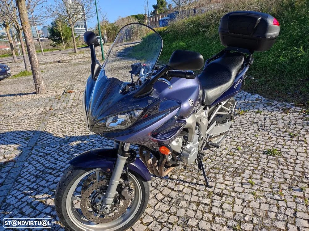 Yamaha FZS - 11