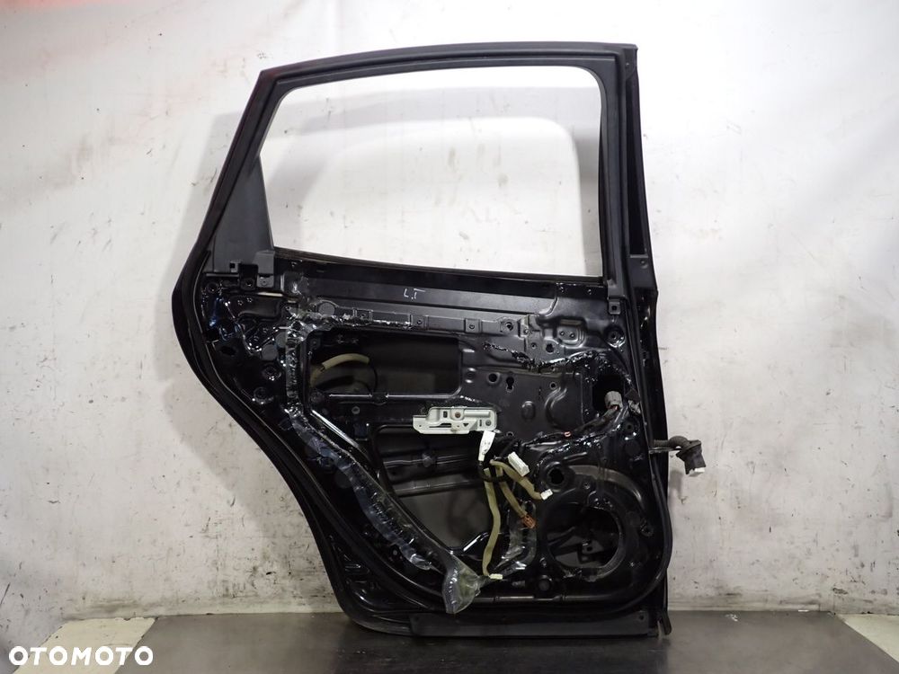DRZWI LEWY TYŁ INFINITI M37X kol: GAC - 37