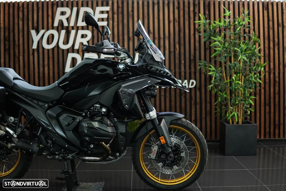 BMW R 1300 GS TRIPLE BLACK C/RODAS RAIOS DOURADAS - 4