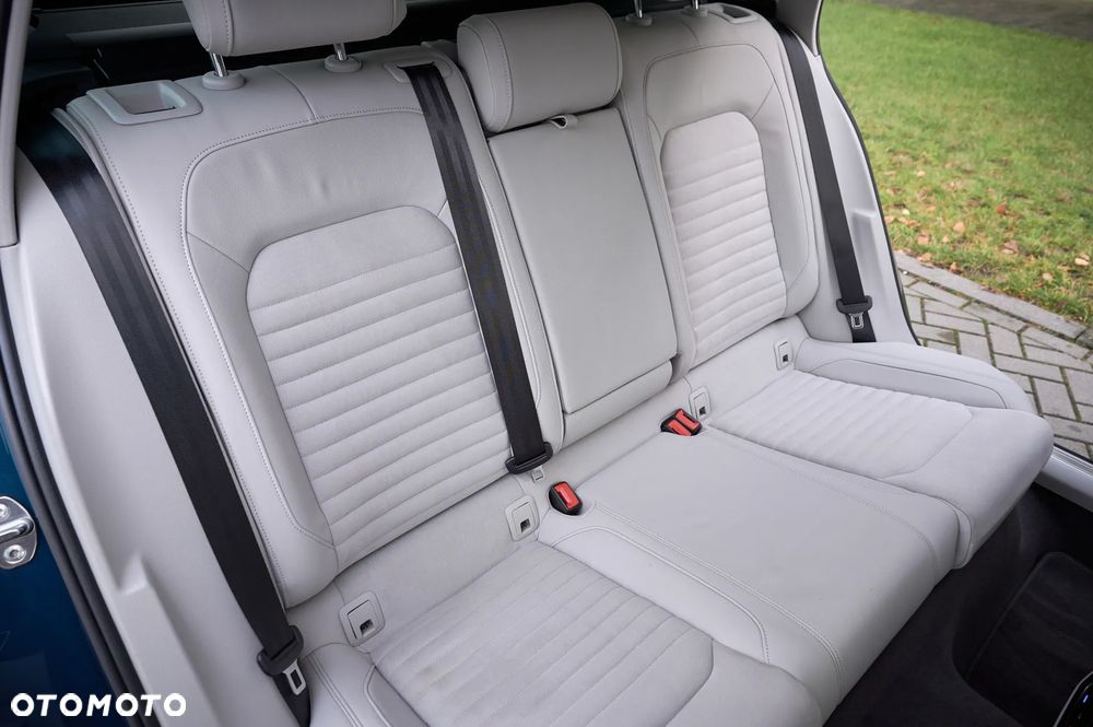 Volkswagen Passat - 24