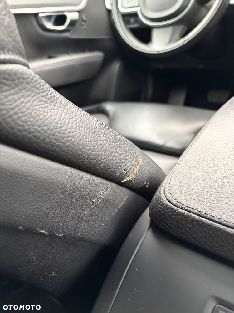 Volvo V90 D4 SCR Momentum Pro - 27