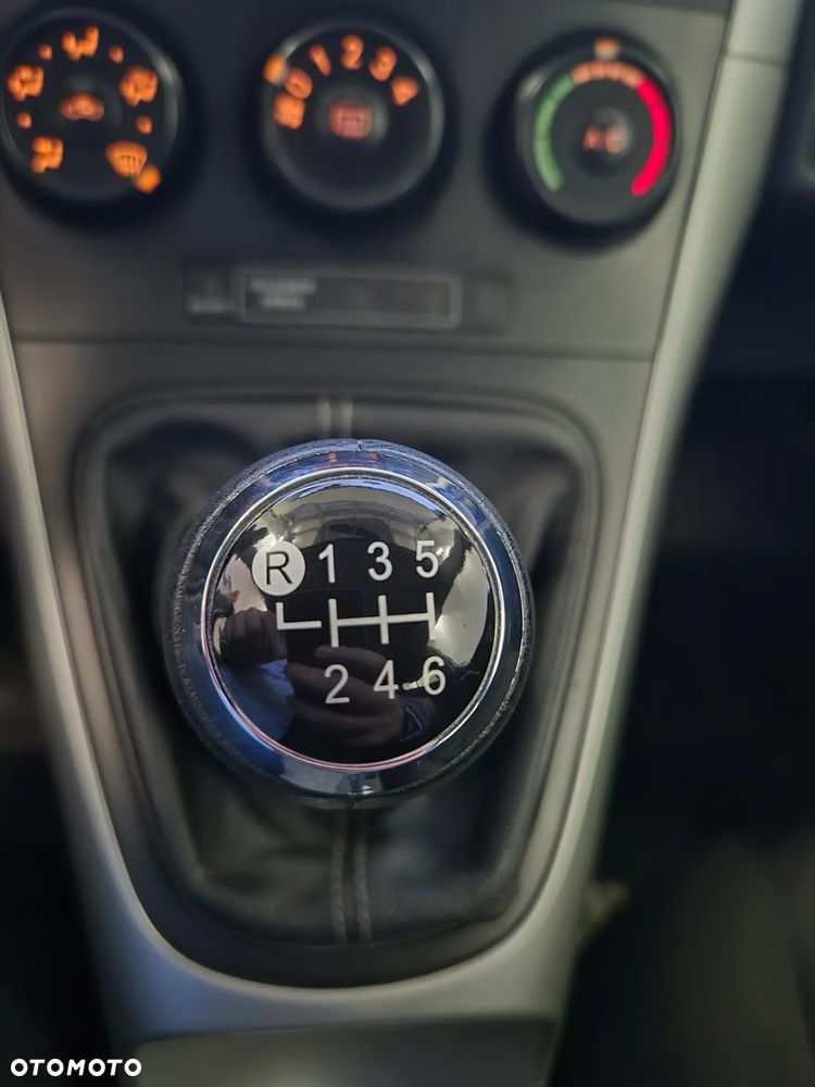 Toyota Auris 1.33 VVT-i Active - 19