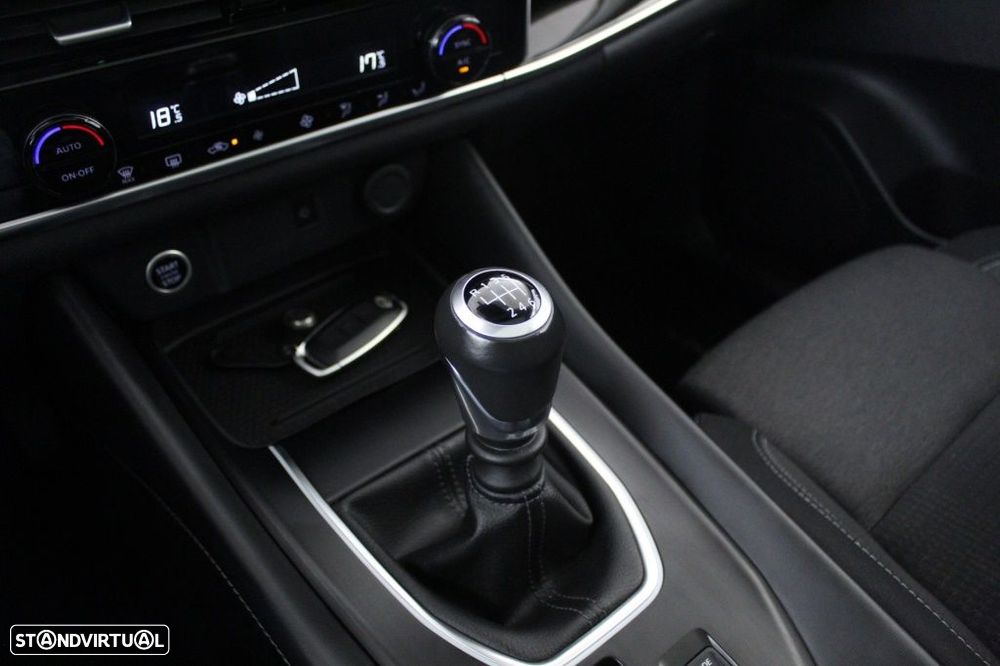 Nissan Qashqai 1.3 DIG-T N-Connecta - 30