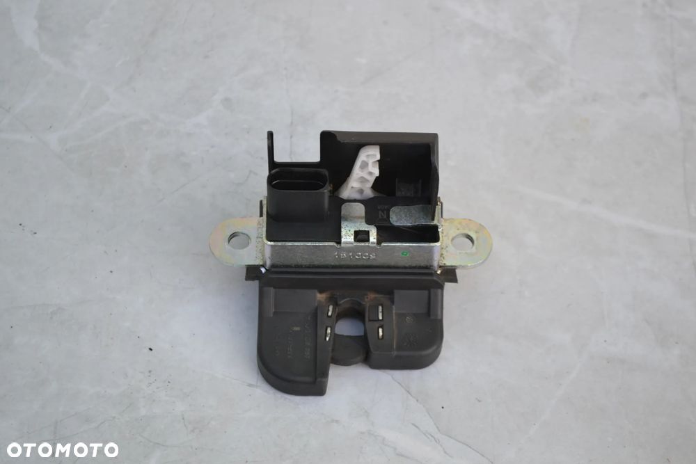 VW POLO V 6R 6C ZAMEK KLAPY BAGAŻNIKA ORYGINAŁ 6R0827505A