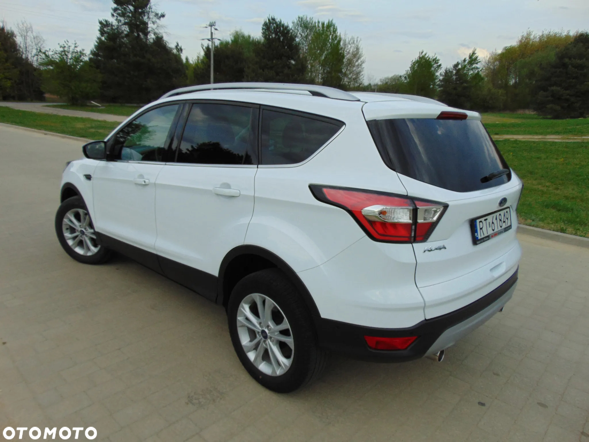 Ford Kuga 2.0 TDCi FWD Titanium - 34