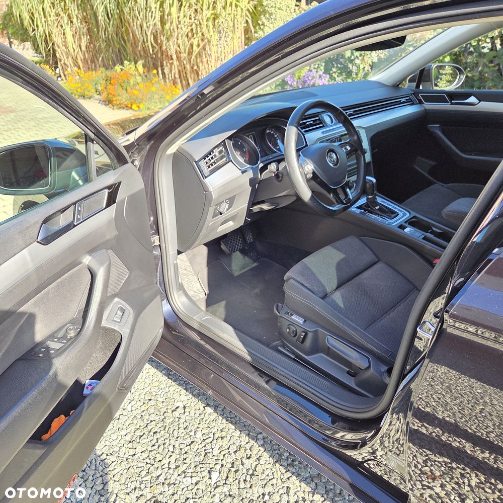 Volkswagen Passat 2.0 TDI BMT Comfortline DSG - 16