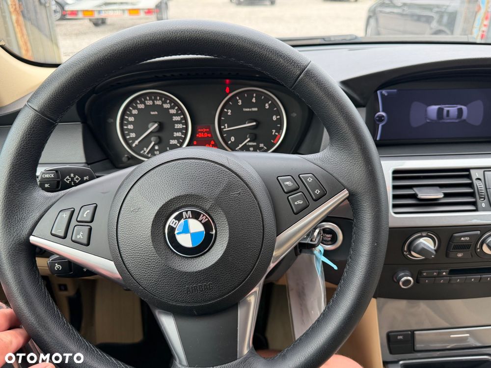 BMW Seria 5 520i Edition Exclusive - 14