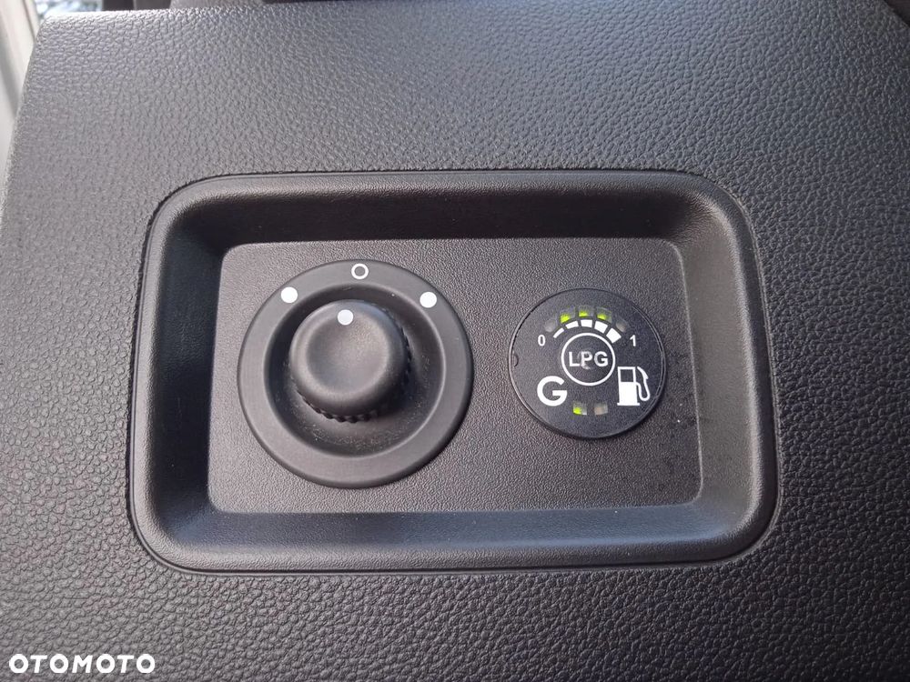 Dacia Duster 1.6 SCe Comfort - 26