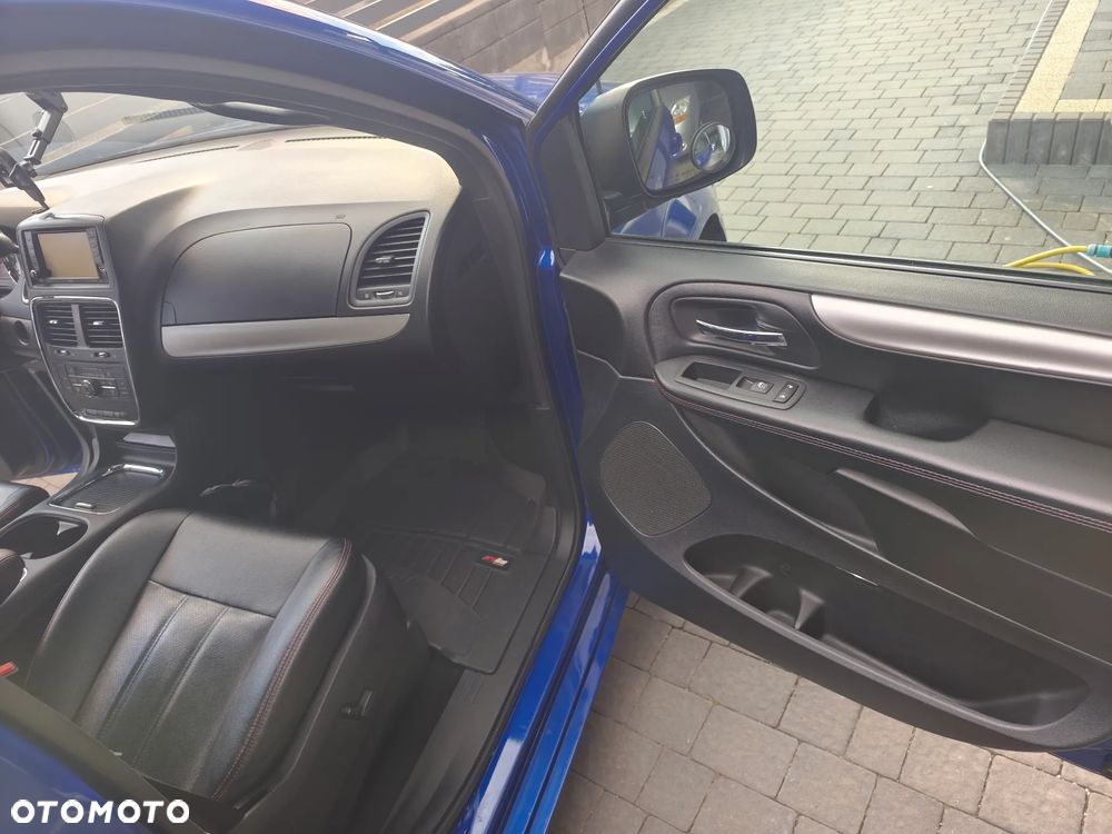 Dodge Grand Caravan - 9
