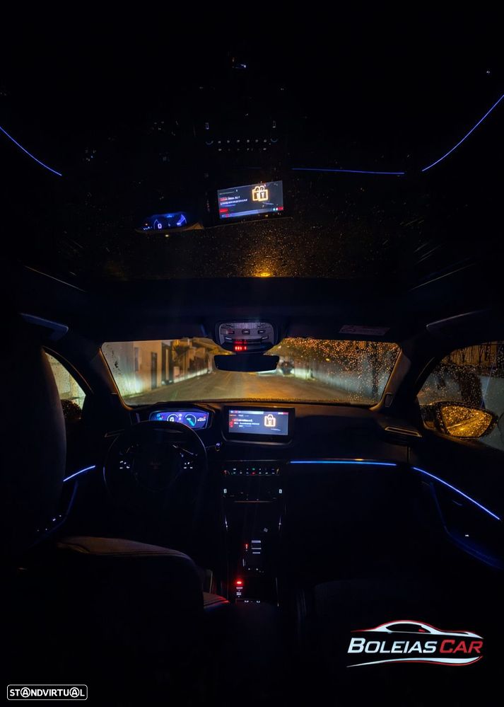 Peugeot 2008 PureTech 130 EAT8 GT - 10