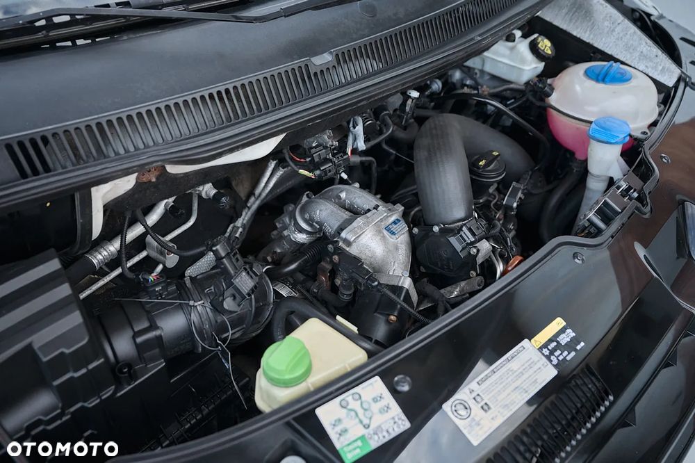 Volkswagen Multivan - 25